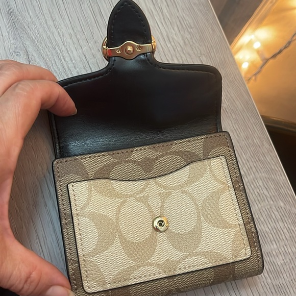 Coach New Small Wallet In Signature Canvas - Picture 1 of 10